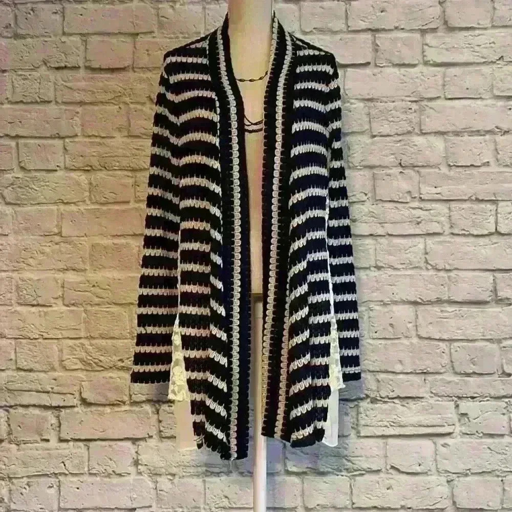 Signature Studio Women's Navy/White Sweater/Cardigan Size Small